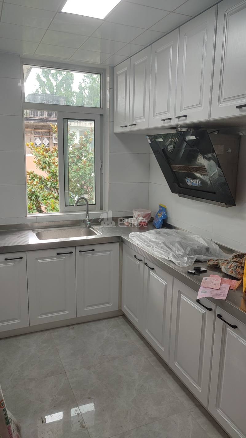 天山路45-75号小区12588849周边环境图1