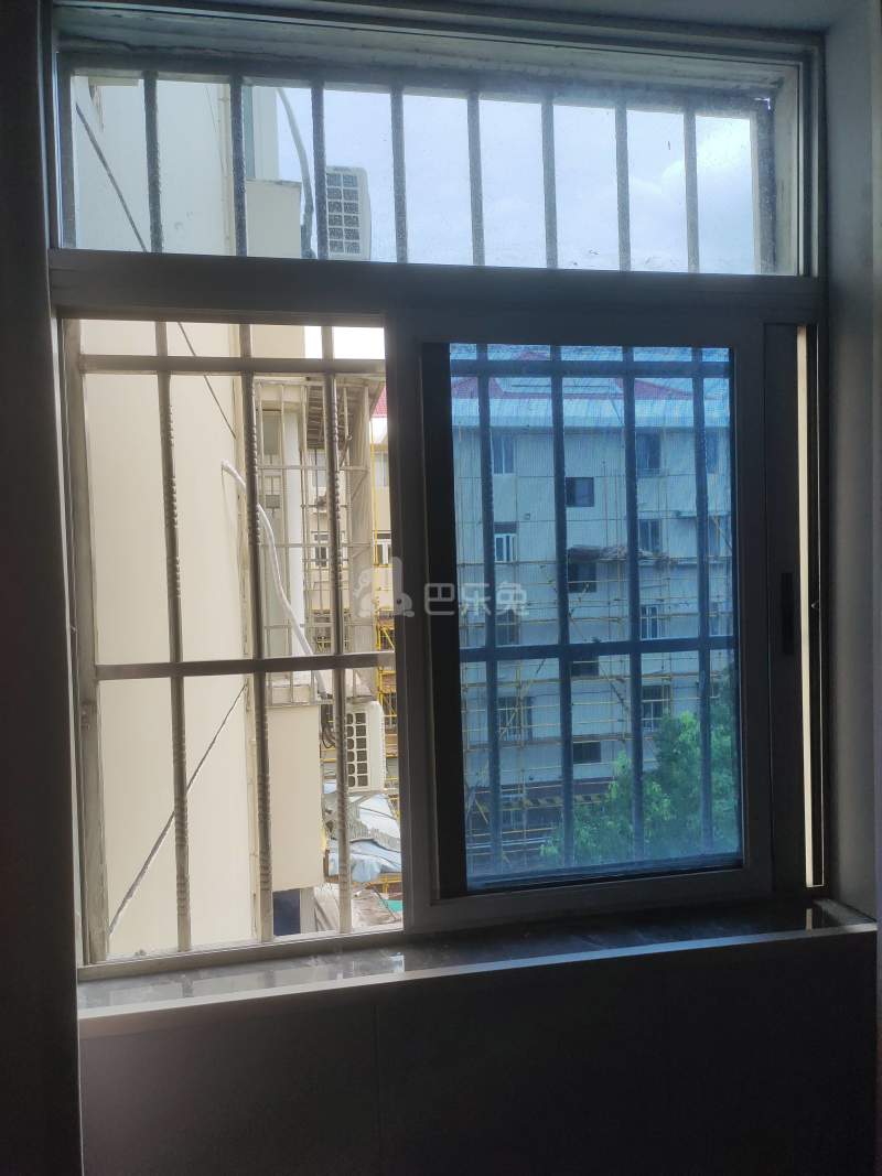 莲溪二村（北中路383弄）12741811卧室窗户图8