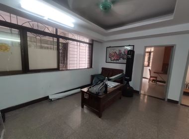 寺右新马路小区 3室2厅1卫