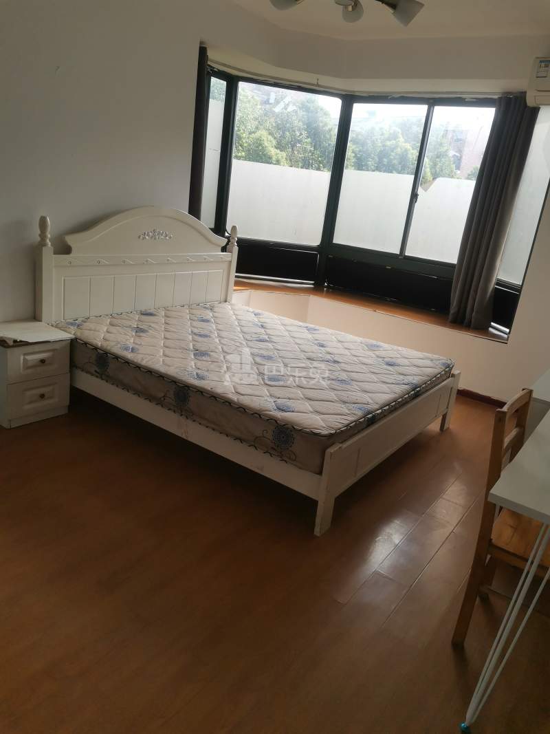 绿地春申花园13296444卧室图3