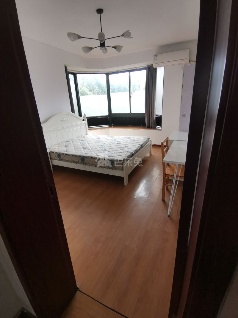 绿地春申花园13296444卧室图0