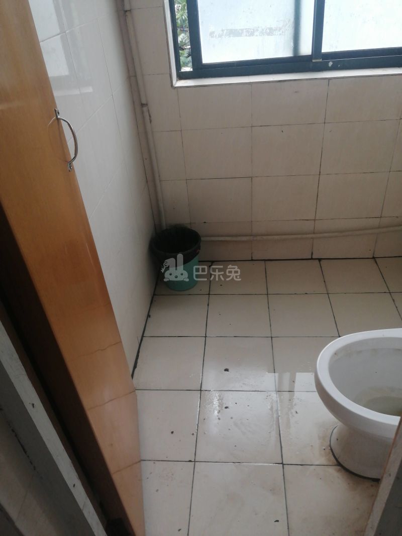 绿地春申花园13296444卫生间图13