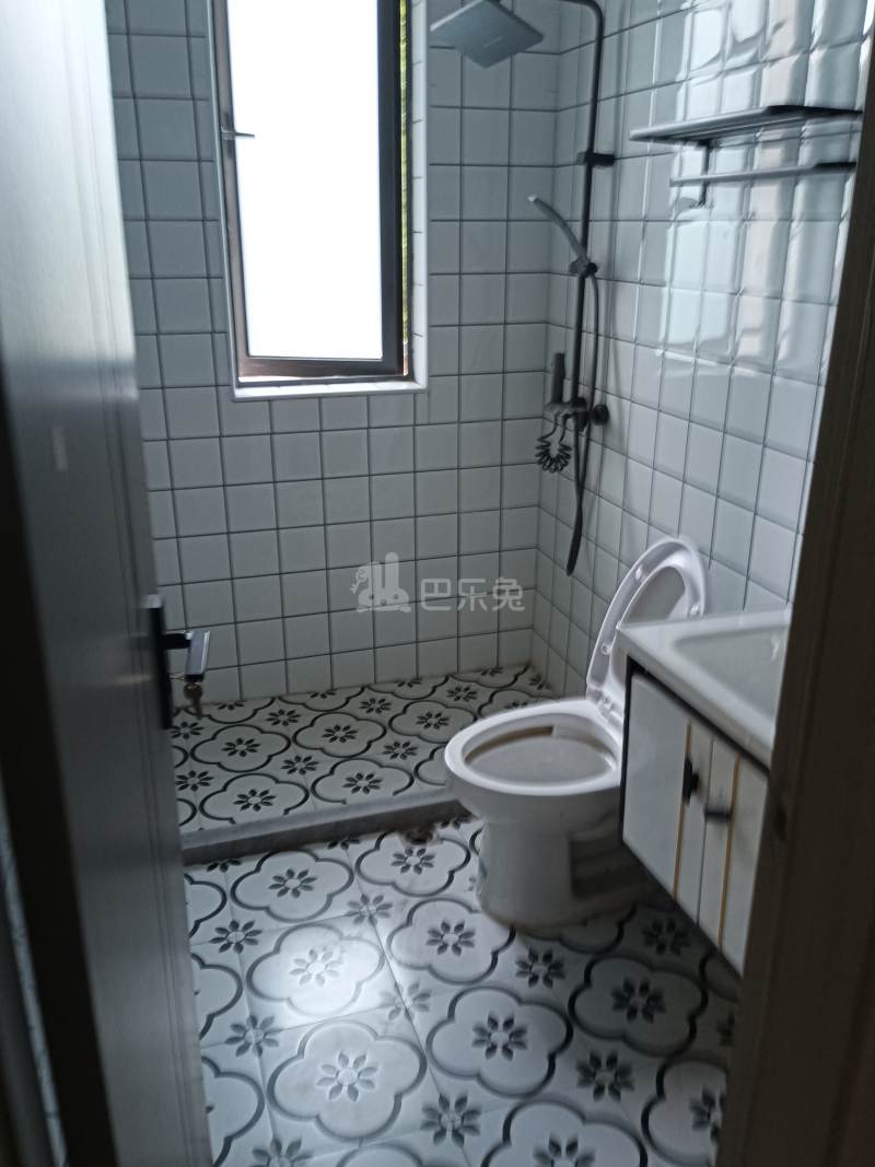 湖畔天下1期13321703卫生间图7