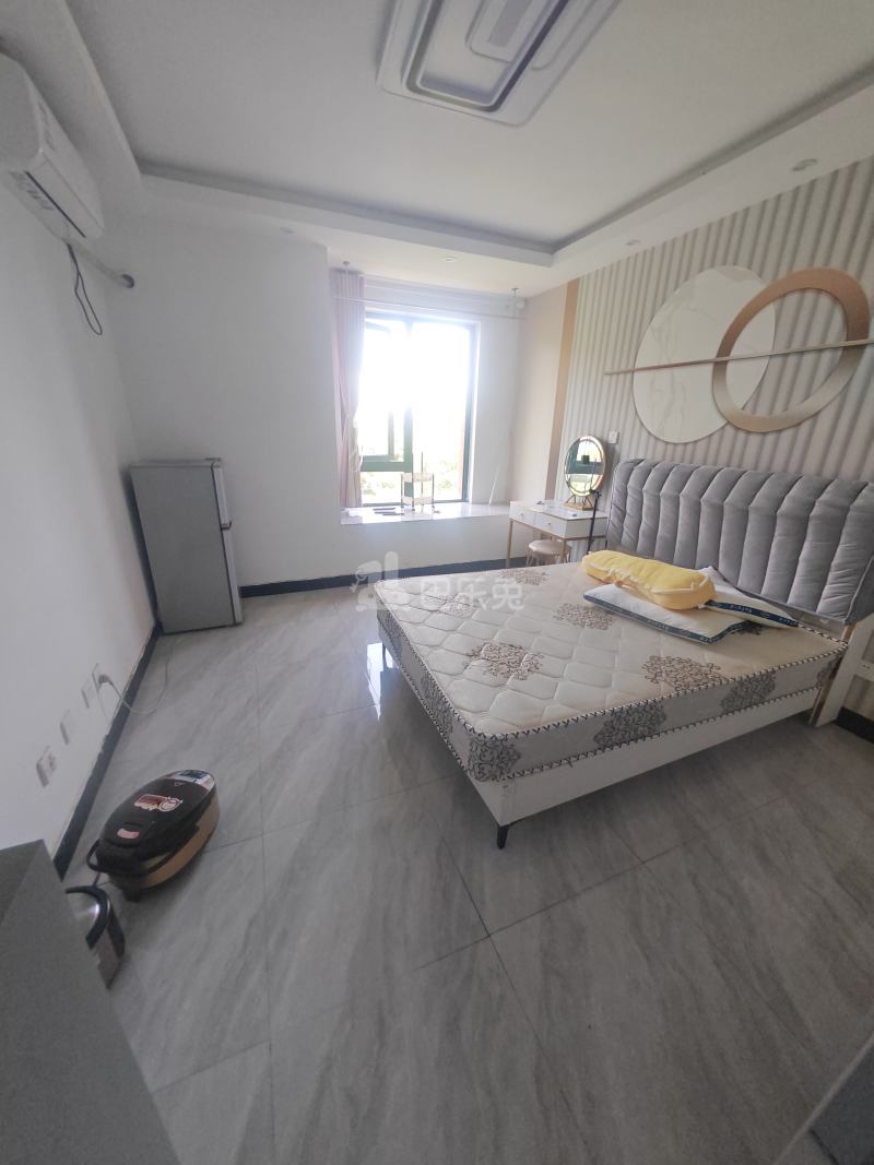 秋月朗庭13505757卧室图0