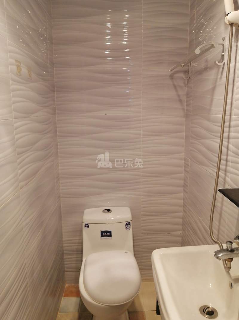 玉兰香苑二期B块1352132卫生间图5