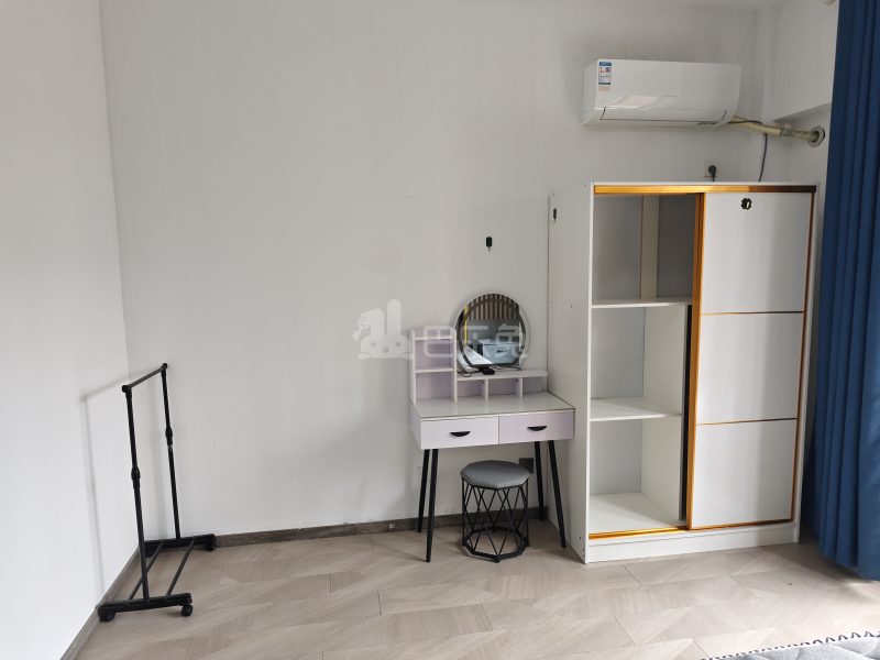 绿地滨江雅苑13539902卧室图2