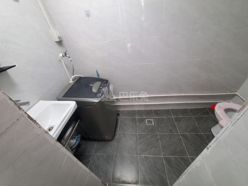 金城花园13544230卫生间图5