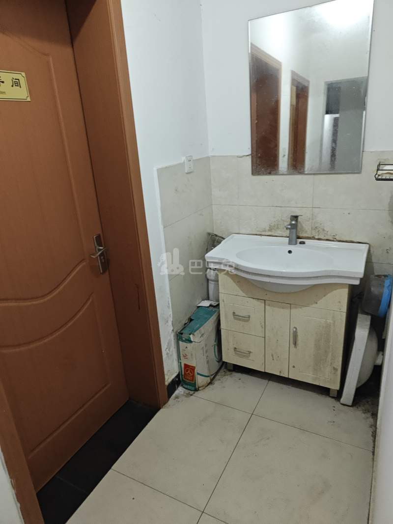 中春三水苑13579755卫生间图6