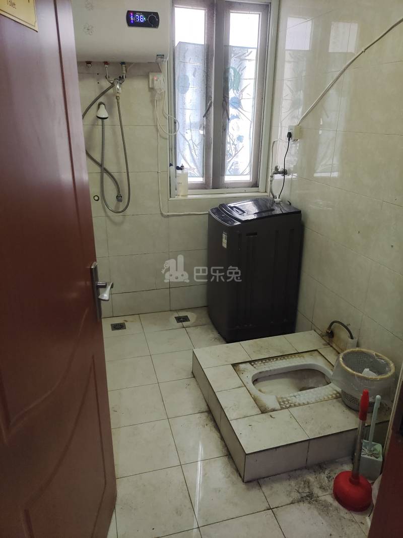 中春三水苑13579755卫生间图9