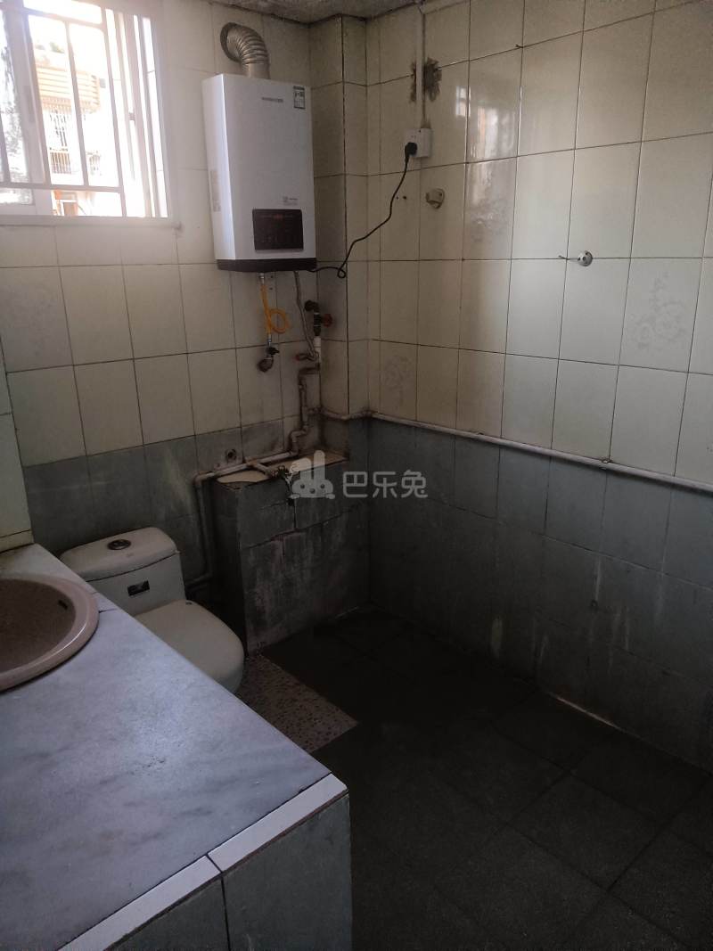 海湾花园13583639卫生间图4