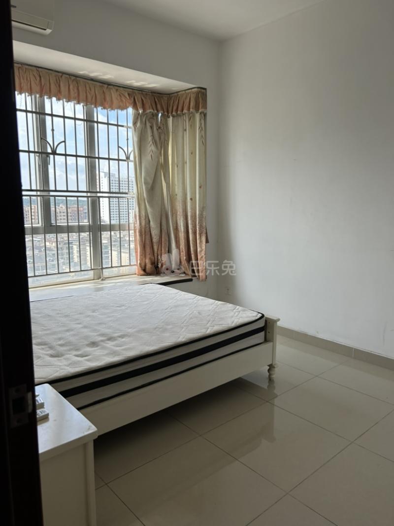 宏康和园13586865卧室图1