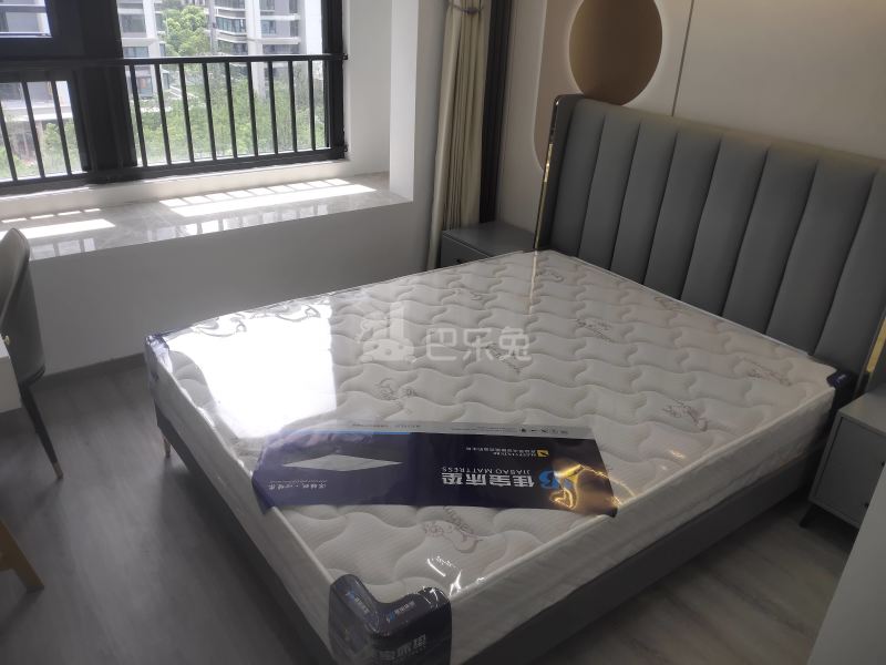 四季都会·荣万月城名邸13588892卧室图0