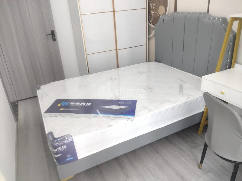 四季都会·荣万月城名邸13588892卧室图3