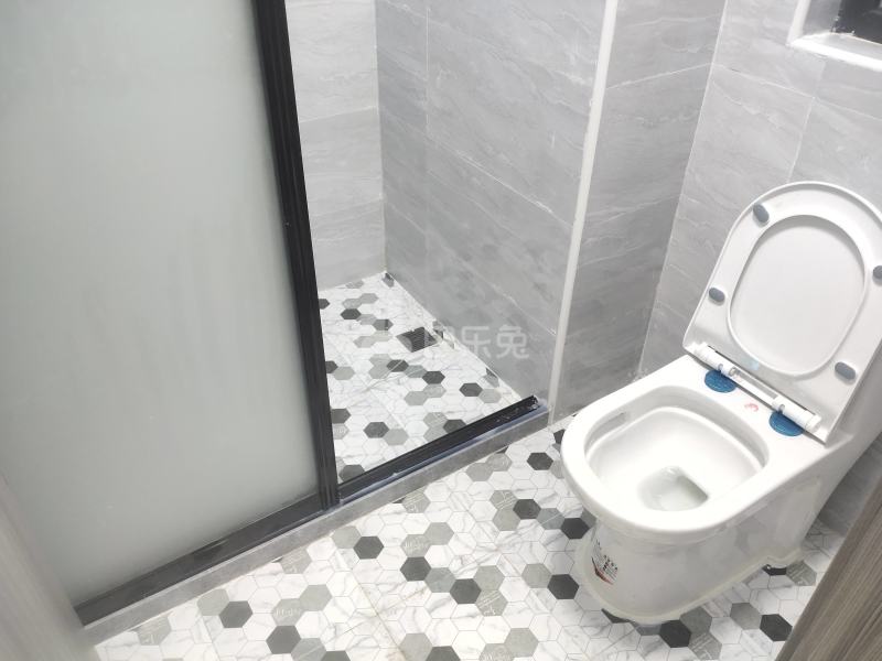 四季都会·荣万月城名邸13588892卫生间图6