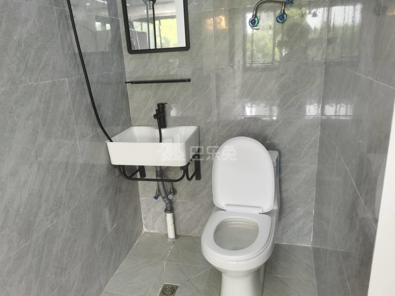 民主敦发小区13596114卫生间图5