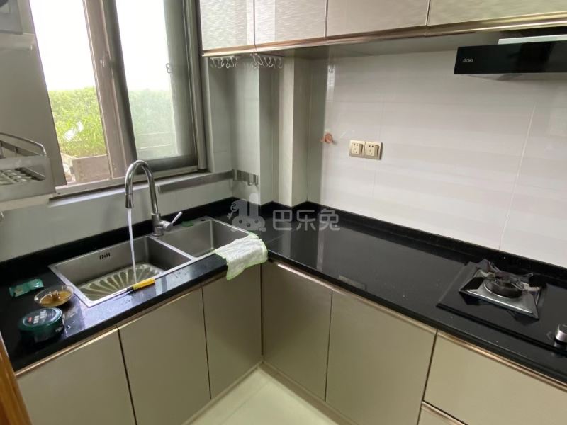 汤臣臻园13624967周边环境图1