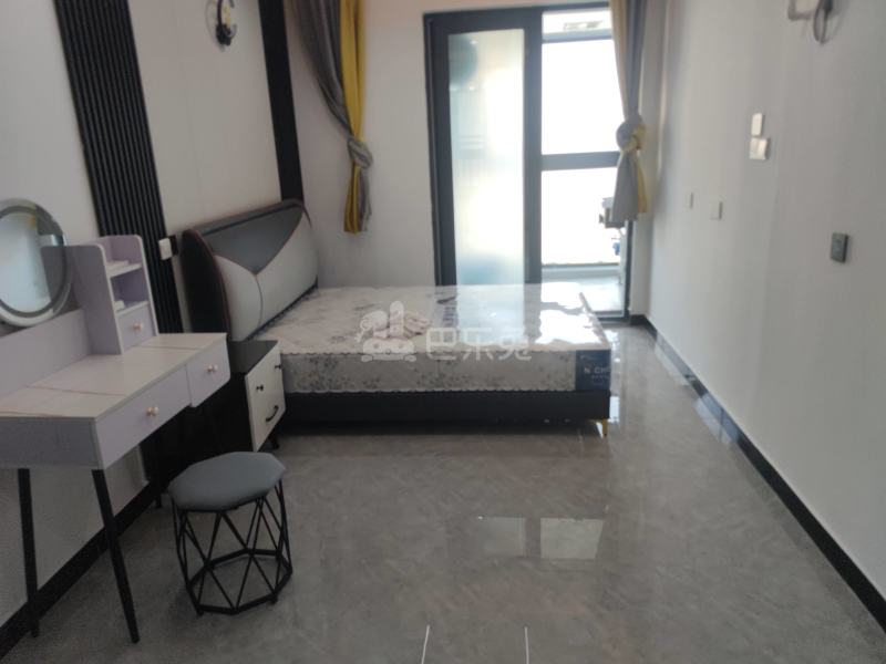 四季都会·荣万月城名邸13637256卧室图1