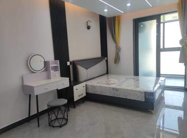 四季都会·荣万月城名邸 