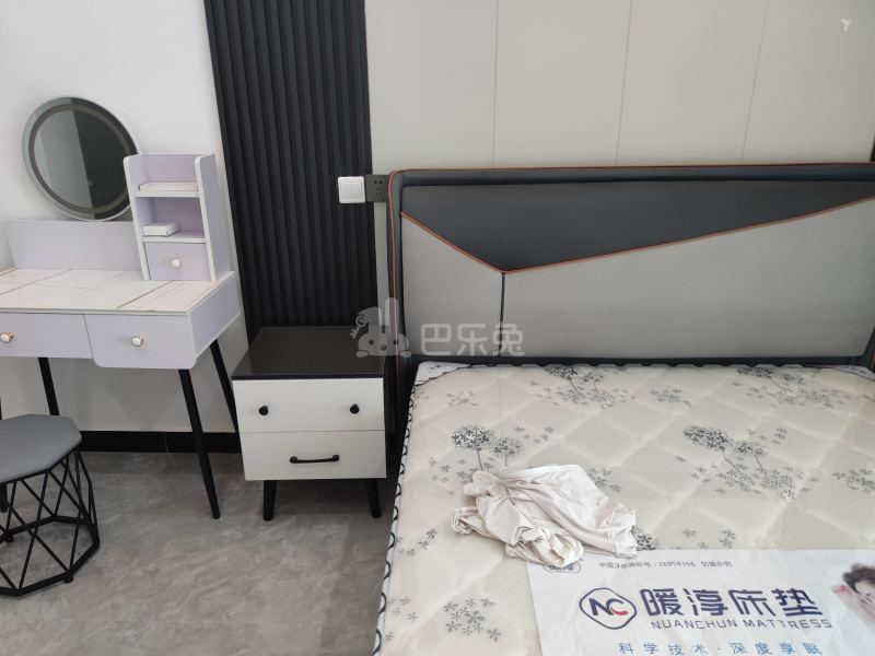 四季都会·荣万月城名邸13637256卧室图2