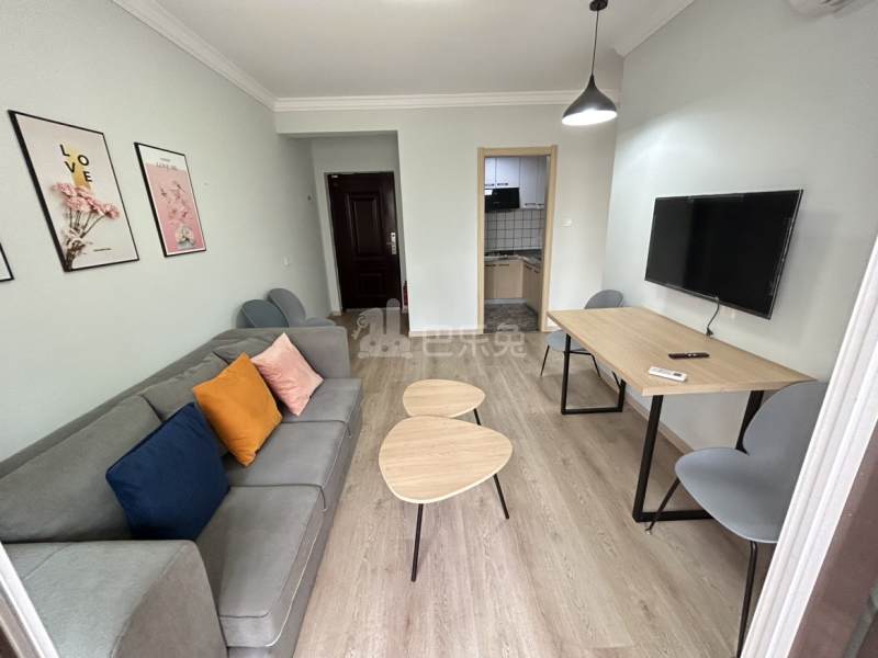 金海华城康平佳苑13664387客厅图4