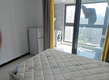 四季都会·荣万月城名邸 