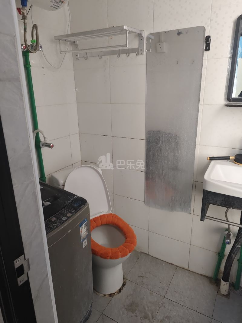 新南村河南小区13703152卫生间图5