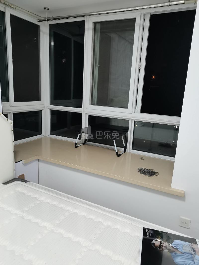 爱博五村13703843卧室窗户图7