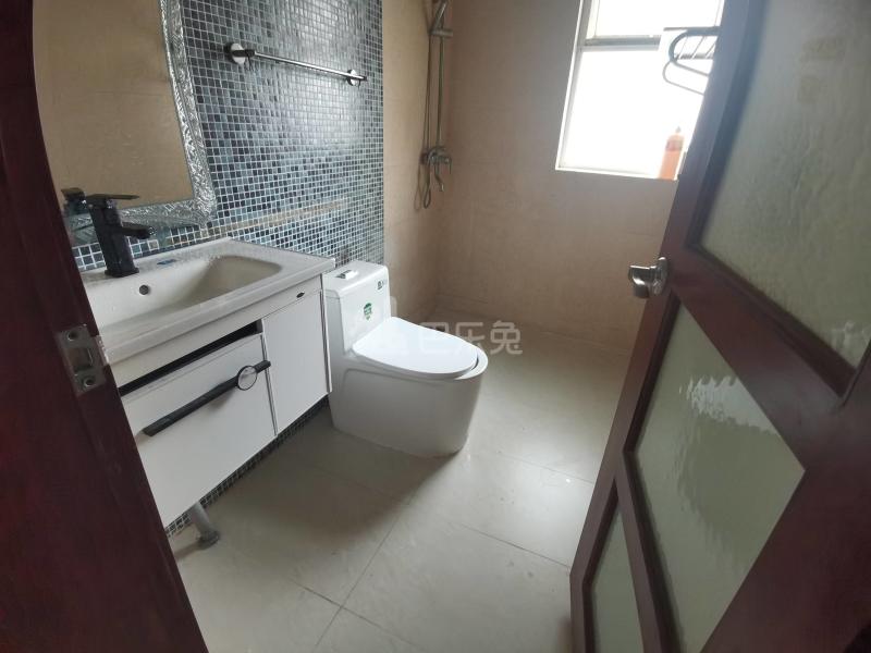 阳光棕榈园13707168卫生间图11