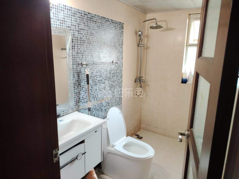 阳光棕榈园13707168卫生间图9