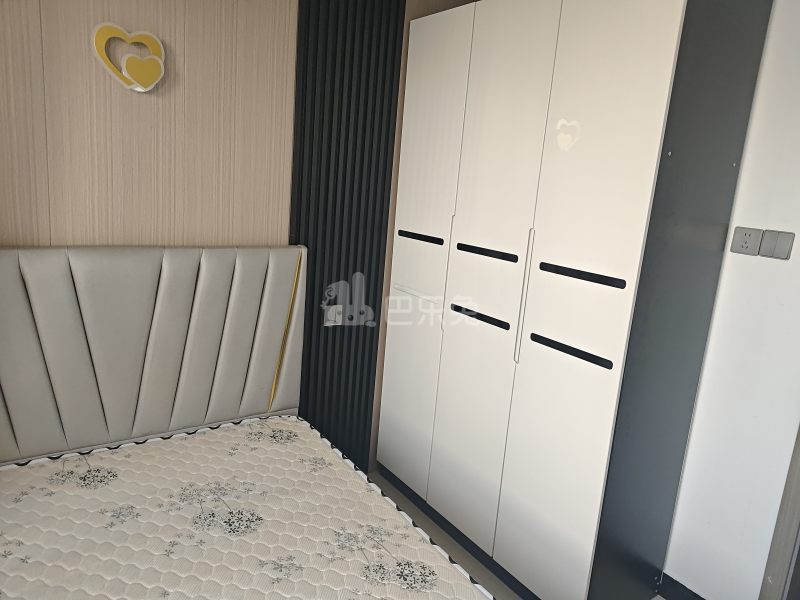 四季都会·荣万月城名邸13720071卧室图2