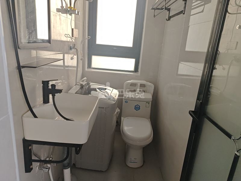 四季都会·荣万月城名邸13720071卫生间图4