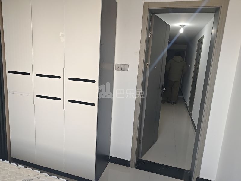 四季都会·荣万月城名邸13720071卧室图3