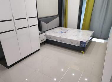 四季都会·荣万月城名邸 