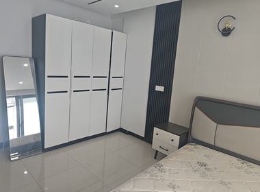 四季都会·荣万月城名邸 