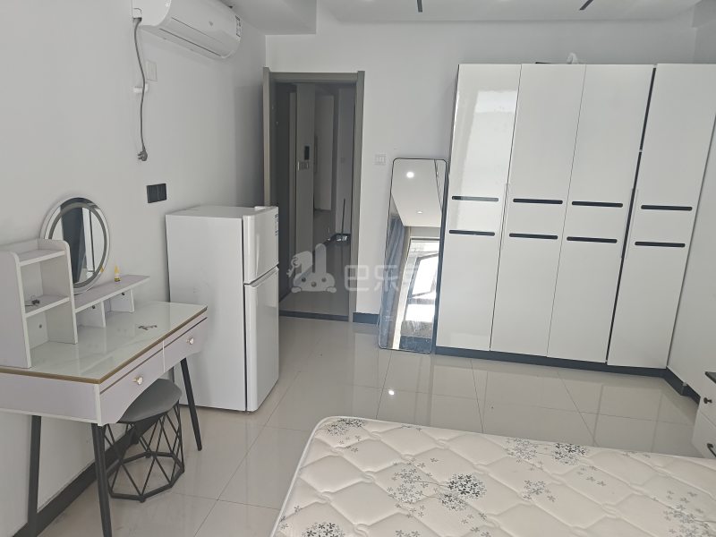 四季都会·荣万月城名邸13750059卧室图3