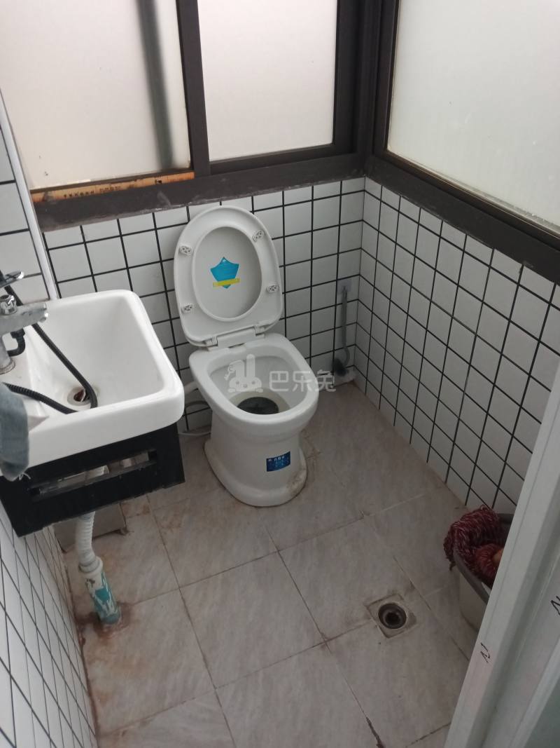 友谊路1000弄小区13758775卫生间图5