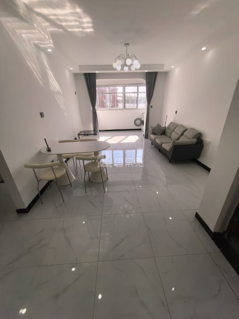 美罗家园美房苑13792646客厅图5