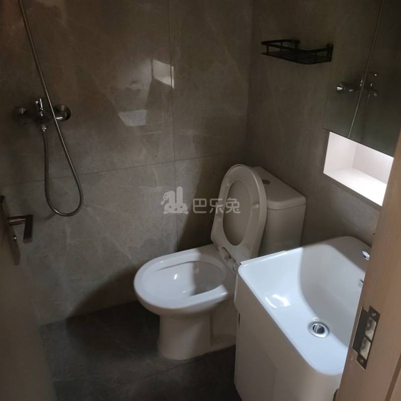 保利融信和光尘樾13831368卫生间图4