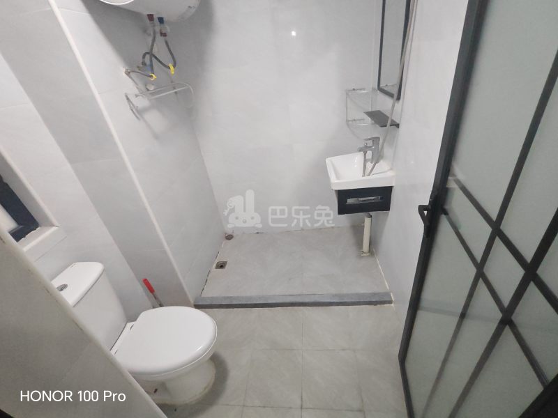 四季都会·荣万月城名邸13832475卫生间图5