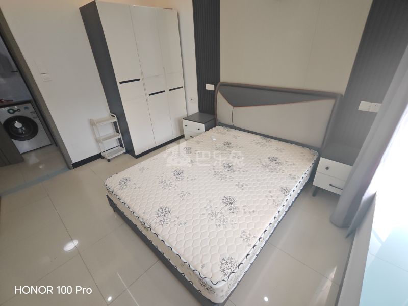 四季都会·荣万月城名邸13832475卧室图1