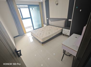 四季都会·荣万月城名邸 