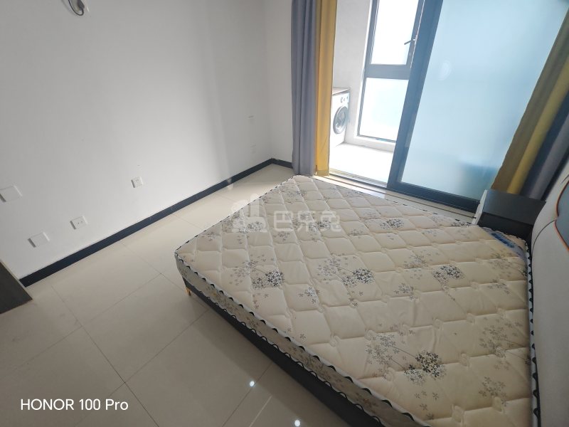 四季都会·荣万月城名邸13832477卧室图1