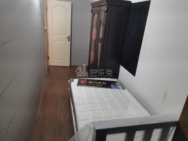 华泾四村13866666卧室图0