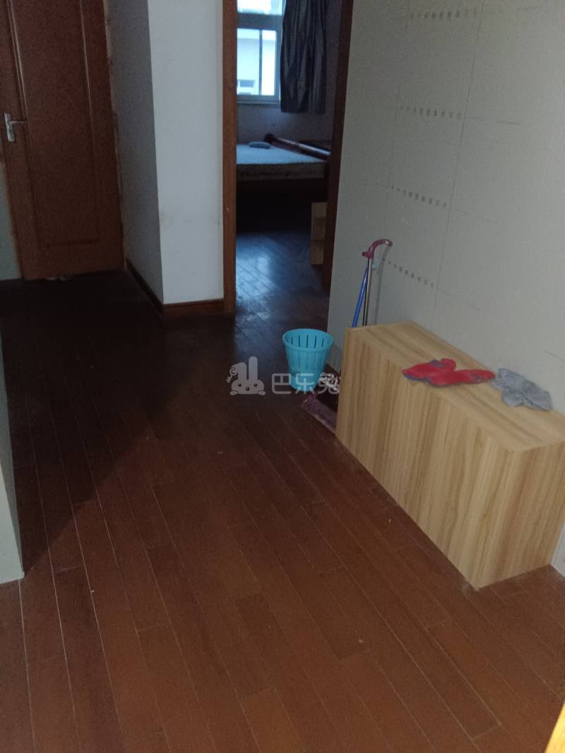 华泾四村13866666客厅图9