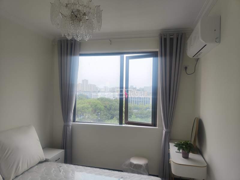 湖岸枫林雅庭13881877卧室窗户图7