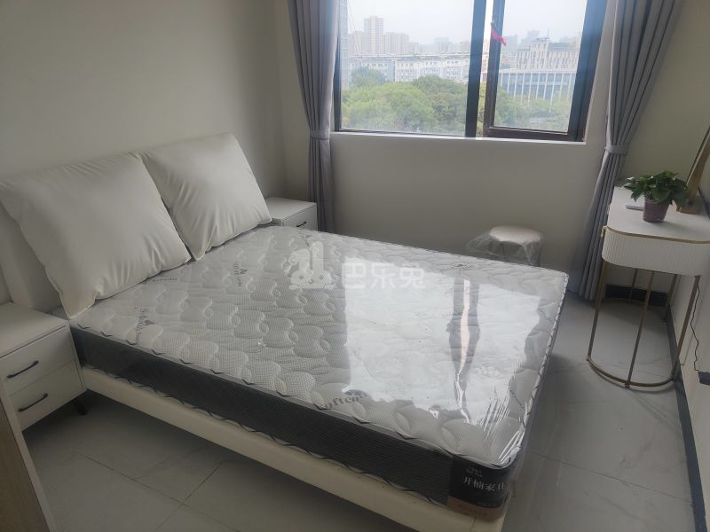 湖岸枫林雅庭13881877卧室图0