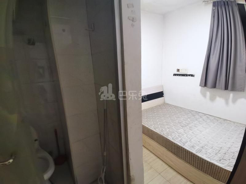 延吉东路130弄小区13898874卧室图0