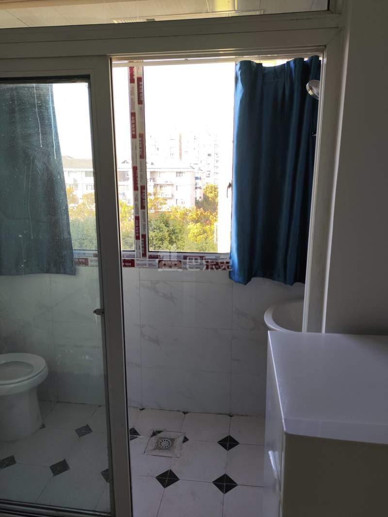 闵浦新苑一村13950920卧室窗户图7