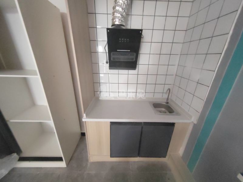 绿地东岸涟城北区13976069厨房图4