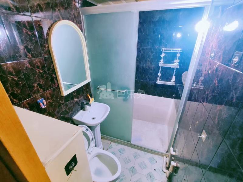 新中新村（水电路583弄）13977839卫生间图7